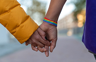LGBTQIAholdinghands