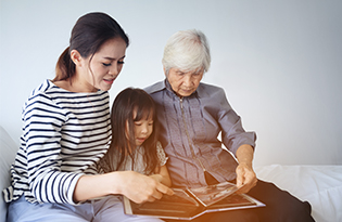 MotherDaughterGranddaughter_widget